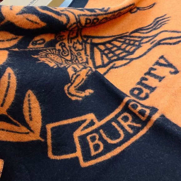 ๐โจAUTHENTICโจ๐Burberry scarf - Picture 5 of 6